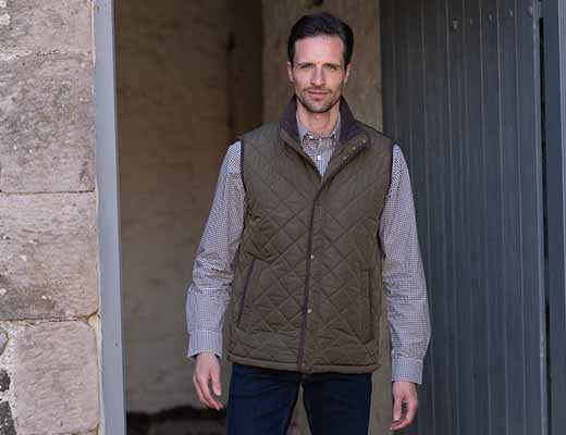How to wear a gilet