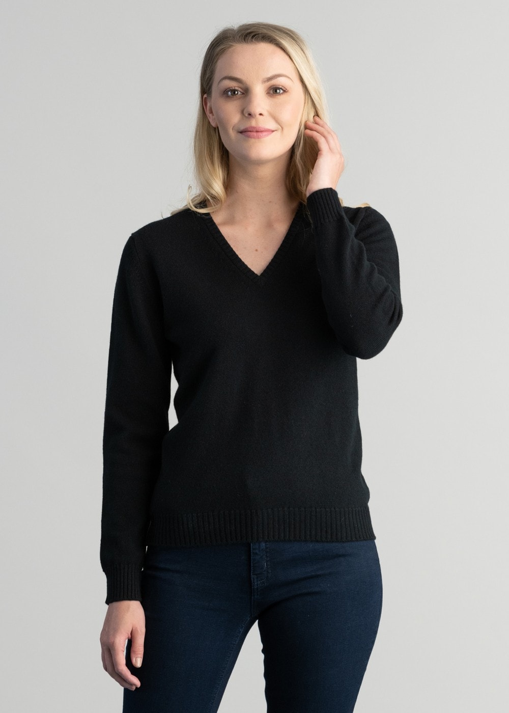 Lindsey Lambswool V-Neck - Black - 1