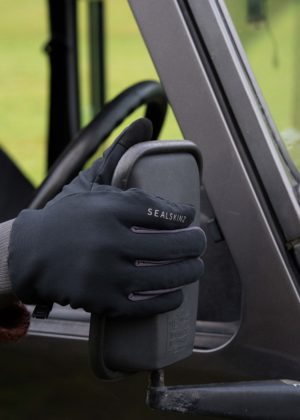 Gissing Waterproof All Weather Gloves with Fusion Control - Black and Grey - 2