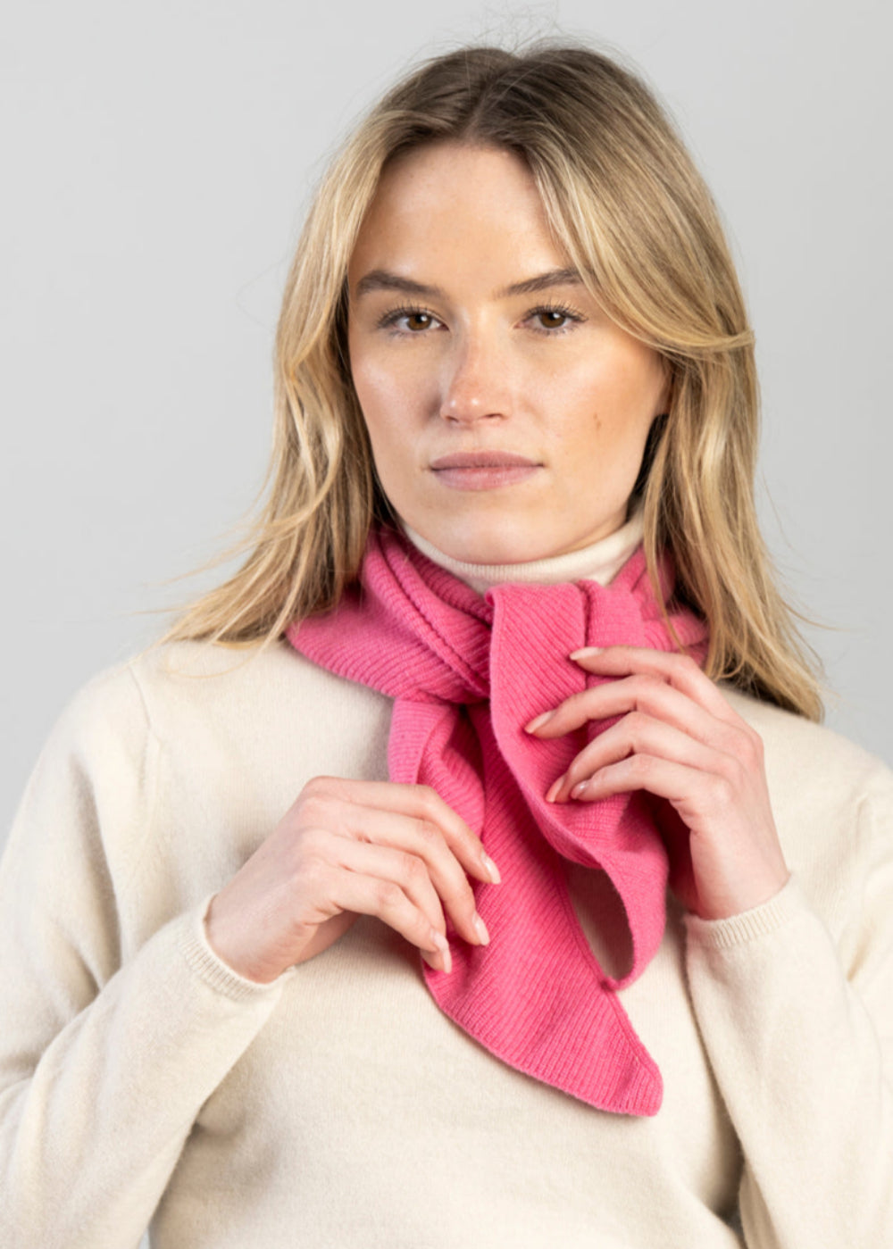 Dorothy Foulard Neck Tie