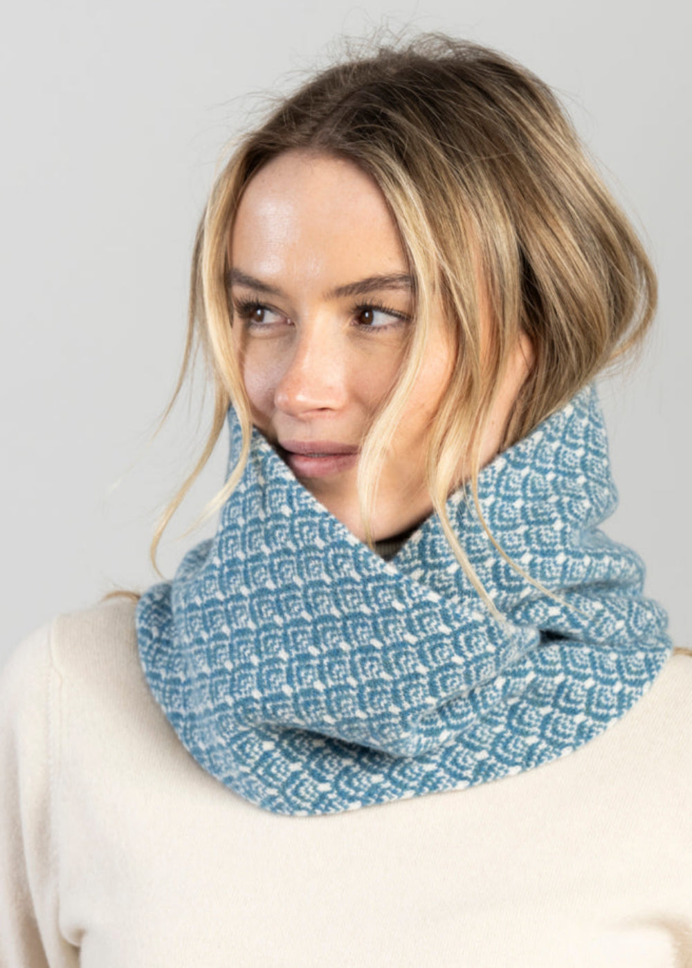 Serapha Lambswool Snood