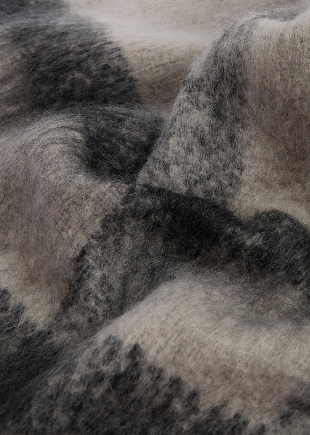 Isla Tartan Boucle Scarf